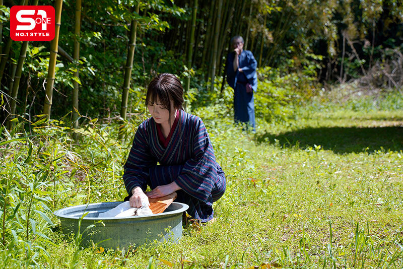 Cô gái thôn quê xinh đẹp làm bồn chứa tinh cho lũ trai làng Miru
